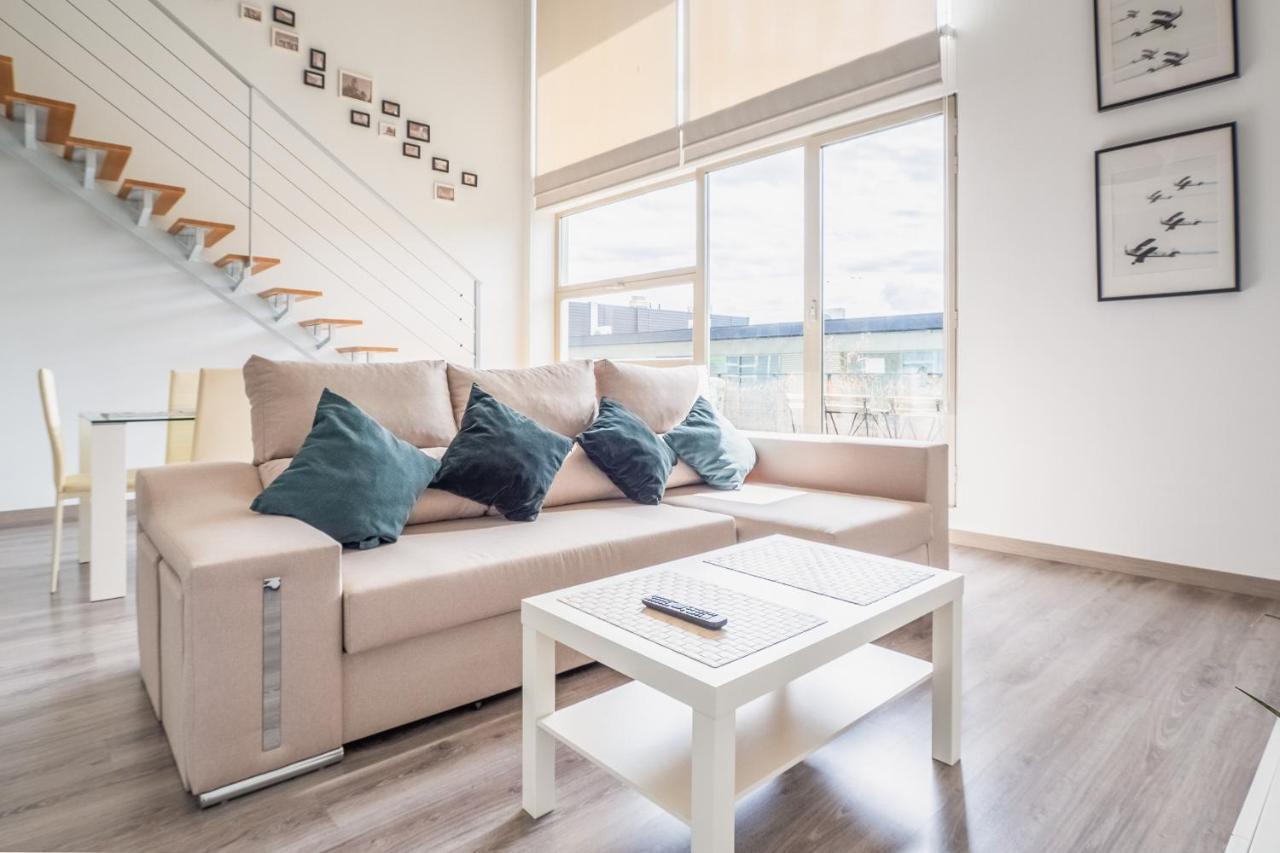 El Ventero Apartment - Elegante Apt Para 5 Con Terraza, Wi-Fi Y Aparcamiento En La Calle Camarma de Esteruelas Exterior foto